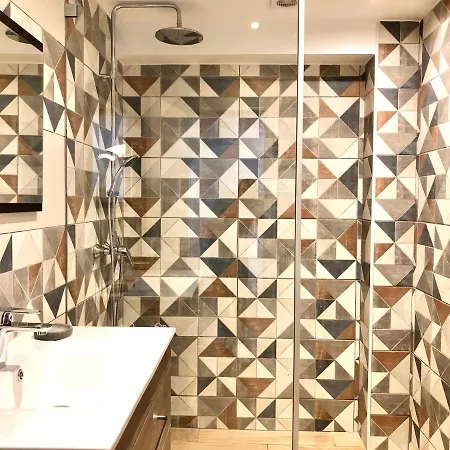 + Proche Avec Piscine Apartament *