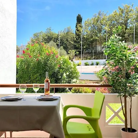 Apartmán + Proche Avec Piscine *